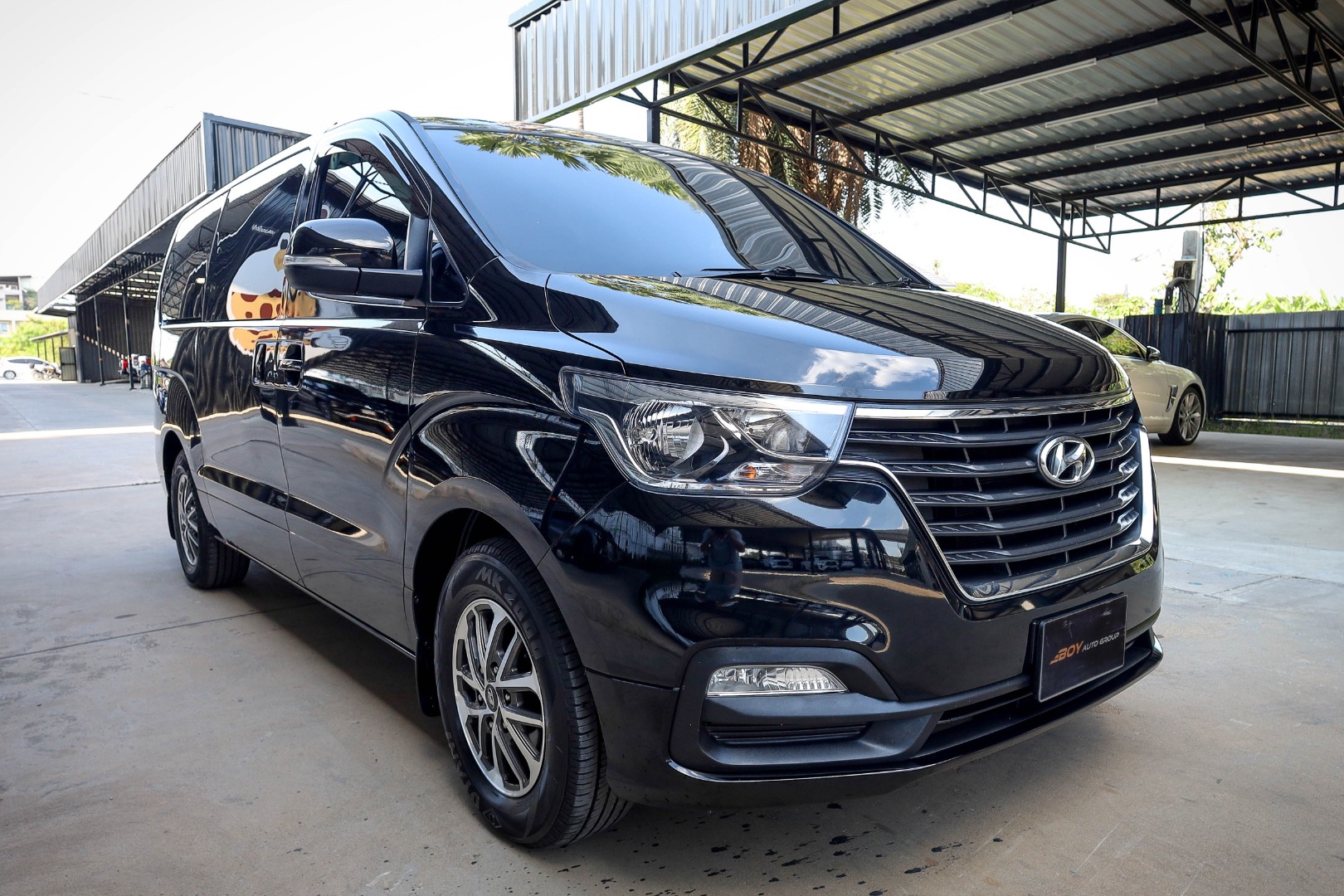 HYUNDAI H1 2.5 TOURING (11ที่นั่ง) ( A2485 )